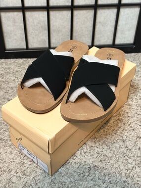 SODA Crisscross Slide Sandals